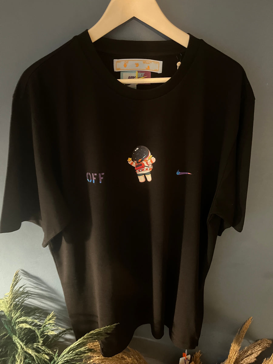 Off White x Nike Astronaut T Shirt styled in Black for Spring Sum TpaOutlet